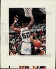 1993 Press Photo San Antonio Spurs & Phoenix Suns Play Basketball - sas23933