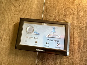 Garmin Nuvi 56LM 5" Touchscreen GPS Navigation System Lifetime Maps Tested - Picture 1 of 4