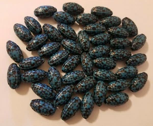 50 pcs Blue Floral Print Corrugated Plastic Craft Jewelry Beads 24mm Teardrop - Picture 1 of 3