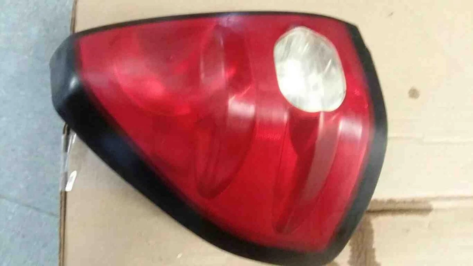 Conjunto de luz trasera izquierda PONTIAC AZTEK 01 02 03 04 05 Foto 1 de 1