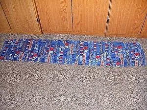 BUFANDA PATRIÓTICA APROX. 14 X 24 pulgadas. POLIÉSTER LIGERO USADO - Imagen 1 de 2