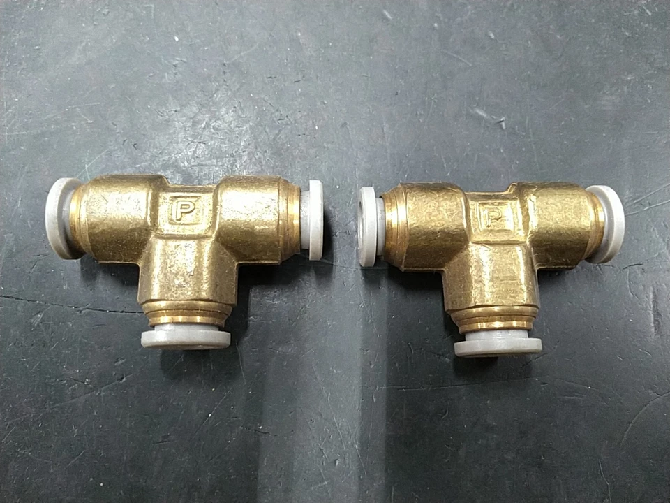 (2) Parker 164PLN-6 Brass Push-to-Connect Tee 3/8" OD Tube - Image 1 of 1