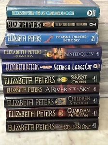 Elizabeth Peters HCDJ Lot AMELIA PEABODY Historical Egypt Mysteries 1st Edition - Imagen 1 de 18