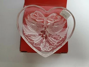 Gorham Holiday Traditions Christmas Cardinals 7" Heart Dish NIB - Picture 1 of 3