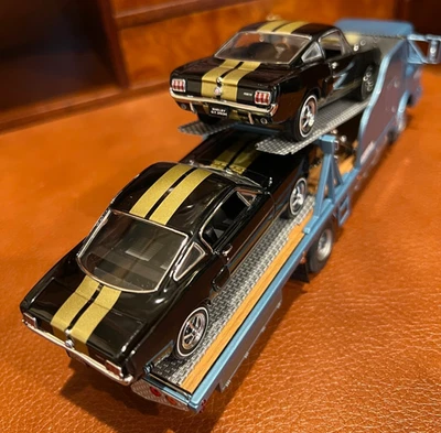 Exoto 43 | HERTZ GIFT SET | 1964 Shelby Ford Mustang GT 350 H Transporter - Image 1 of 4