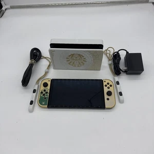 Nintendo Switch (Modello OLED) Edizione The Legend of Zelda: Tears of the Kingdom - Foto 1 di 9