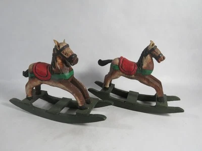 Holz Schaukelpferd Deko Weihnachten 2 Stück - Bild 1 von 4