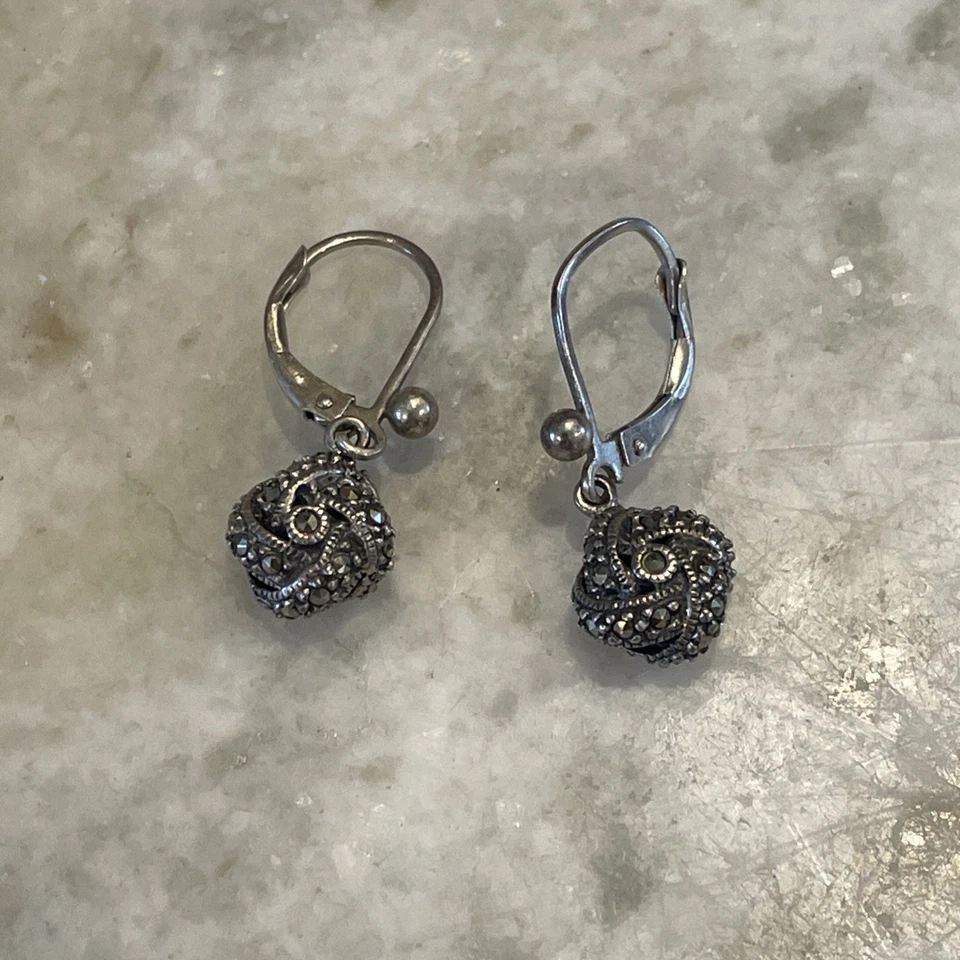 Pendientes colgantes Judith Jack JJ de marcasita de ley 925 Foto 1 de 3