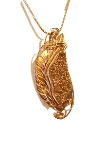 One-of-a-Kind! Dramatic Gold Tone Leaf Design Pendant Necklace - with 24" Chain - Picture 1 of 4