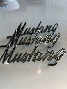 Lot Of 3 Mustang Car Emblems. Very Nicel!! 025 - Picture 1 of 5