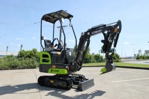 Achilles A14SE 1.4T Mini Excavator with Combo - Picture 1 of 14