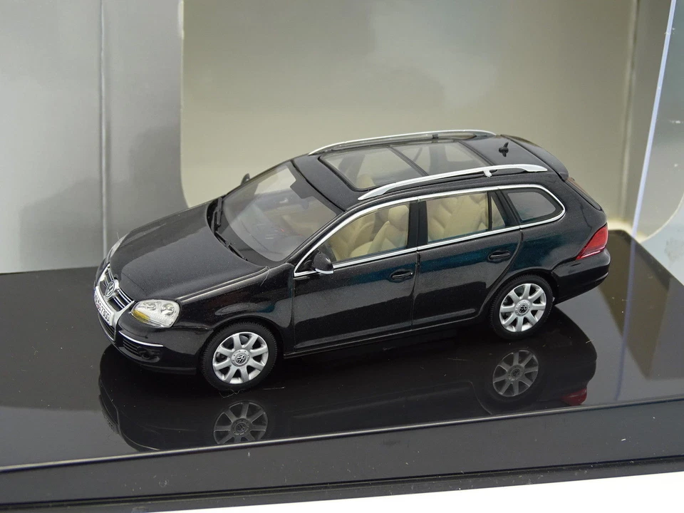 Auto Art 1/43 - VW GOLF 5 VARIANT BREAK NERO - Immagine 1 di 1