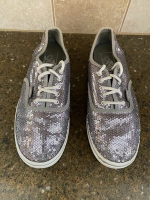 Zapato de tenis Vans plateado lentejuelas gris parte inferior monopatín talla mujer 6 hombre4,5 Foto 1 de 4