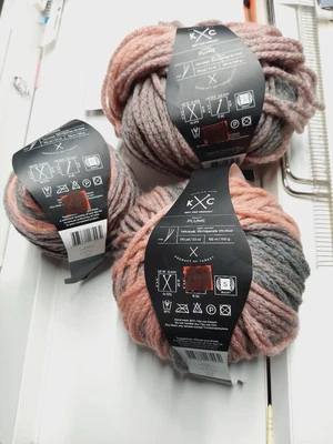 Juego de tres plumas de hilo KC Premier, 3,5 OZ, ROSA GRIS Foto 1 de 4