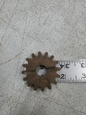 MODEL T FORD - OTHER MAKES NOS 16 TOOTH FIBER SPEEDOMETER GEAR LOTS OF CAR MAKES - Image 1 of 4