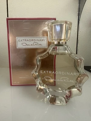 Extraordinary by Oscar De La Renta 女士淡香水喷雾 3 盎司全新未拆封盒 — 第 1/4 张图片
