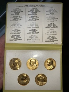 The Holy Years Of The 20th Century 1950s Set Of 5 Gold Tone Pope Medals-Italy - Picture 1 of 4
