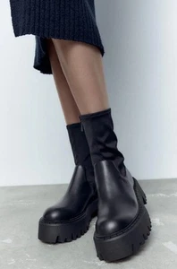 Zara Women's Black Leather Round Toe Side Zip Platform Chelsea Boots Sz37 US 6.5 - Picture 1 of 14