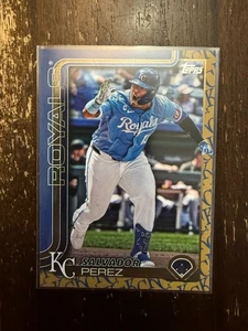 Salvador Perez 2025 Topps Series 2 - KC Team Border Parallel #508 Royals SP - Picture 1 of 2