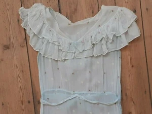 Ancienne robe d'époque,   jeune fille ,  organdi  1920   Théâtre ?  poup Raynal? - Photo 1/12