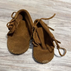Minnetonka Fringed Infant Moccasins Size 5 - Picture 1 of 4