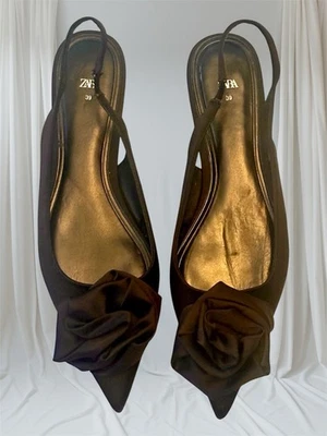 Sandalias planas ZARA negras satinadas talla 39 Foto 1 de 2