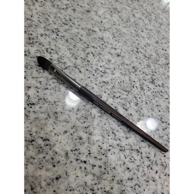 Make Up For Ever 230 Straight Brush – Professional Eye & Detail Makeup Brush - Image 1 of 4