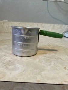 Aluminium 1 Tasse Messbecher mit Farbverlauf und grünem Holzgriff Doppelausgießer Vintage - Bild 1 von 11