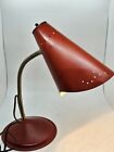 Lampe de bureau flexible en col d'oie vintage des années 1960 en métal rouge MCM milieu du siècle