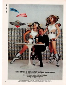1969 Colt 45 Bier Magazin Anzeige ~ Sexy Astronautin Frauen Frauen ~ einzigartige Erfahrung - Bild 1 von 1
