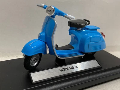 1:18 Vespa 150 cc Welly Legendary bikes Diecast Bike Motorcycle - image 1 of 4