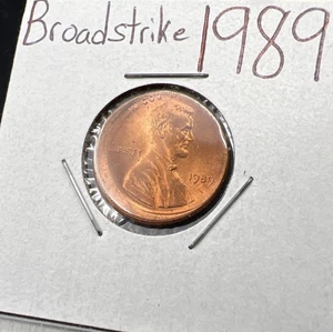 1989 P 1c Lincoln Cent Broadstrike 15% Off Center Error Coin Gem BU UNC SKU#AE - Picture 1 of 9