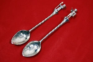Paar Vintage Philippinen 5-1/4" Silber Souvenir Löffel Krieger und Bauer - Bild 1 von 5