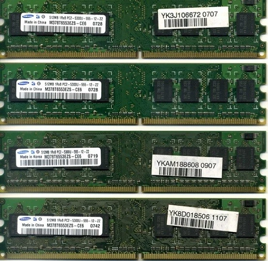 Lotto di quattro RAM Samsung DDR2 PC2-5300 2GB (4x512MB) - Immagine 1 di 1