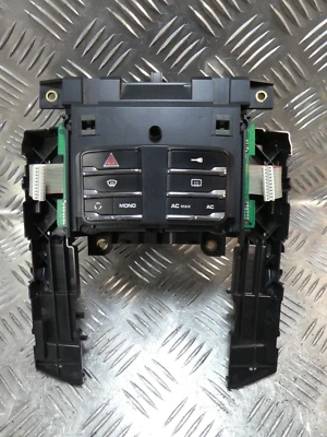 Porsche Cayenne 92A Climate Control Unit Front Center _ 7P5907044S - Image 1 of 4