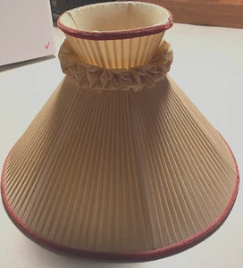 Pair of antique silk pleated lampshades, velvet trim, ruffle - Picture 1 of 9