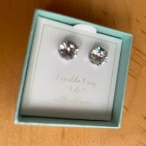 New David's Bridal wedding Earings new cubic zirconia - Picture 1 of 5