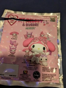 My Melody Figural Monogram My Melody & Kuromi magnet - Picture 1 of 2