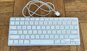 Apple A1242 USB Wired Keyboard Aluminum Slim Wired 2 USB Ports Works - Picture 1 of 5