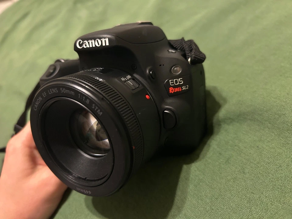 Kit de cámara réflex digital Canon Rebel SL2 Foto 1 de 4