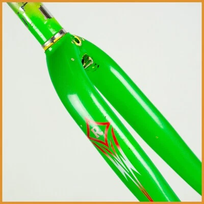 BICICLETA DE CARRETERA VINTAGE HORQUILLA DE ACERO AÑOS 90 1" 700C 28 BICICLETA ROSCADA UNICROWN ANTIGUA Foto 1 de 4