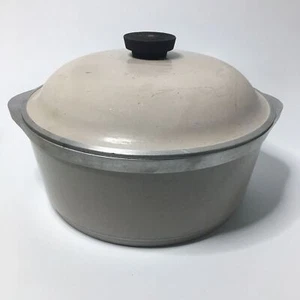 Vintage Club Cast Aluminum Beige 4 Qt Dutch Oven Stock Pot w/ Lid - Picture 1 of 8