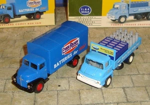 LEYLAND COMET BOX VAN EVER READY & THAMES TRADER MILK- 1:64 scale - VANGUARDS - Picture 1 of 11