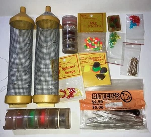 Lotto Esche da Pesca Varie Esca Ganci Esca Gabbia Spinner RICAMBI - Foto 1 di 5