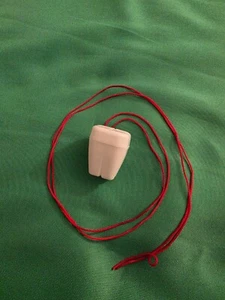 Lote de 5 collar cápsula de dientes de plástico para niños juguete joyería novedad juego de simulación - Imagen 1 de 7