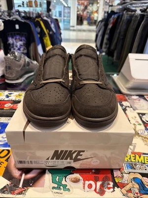Talla 11 - Travis Scott x Air Jordan 1 Retro OG SP Bajo Terciopelo Marrón DM7866 202 Foto 1 de 4