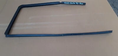 Left Rear Disc Management Window Gasket (for Jeep Grand Cherokee)🚛😉 - Image 1 of 2