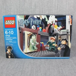 LEGO HARRY POTTER 4752 Professor Lupin’s Classroom New Sealed 2004 Set Retired - Bild 1 von 13