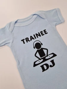 Gilet bambino tirocinante DJ - divertente novità body crescita bambino - regalo baby shower DJ01 - Foto 1 di 16