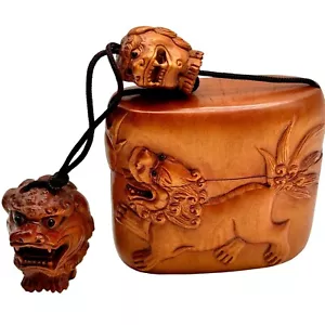 Hand-Carved Hard Wood Inro Box Netsuke Ojime Guardian Lion Cord Japan Signed Vtg - Picture 1 of 12